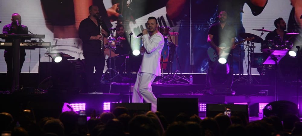  Şarkıcı Deha Bilimler, geçtiğimiz akşam Bostancı Gösteri Merkezi’nde sahne aldı. 