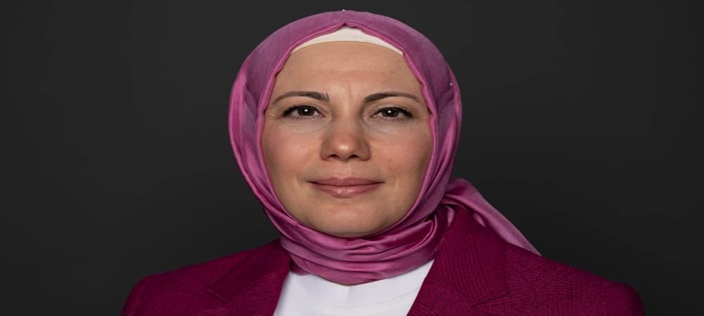 EKRANDAKİ MAFYA GÜZELLEMESİ OKULLARA İNDİ: 