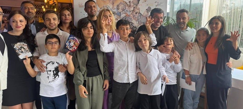 Ünlülerle aynı sahnede