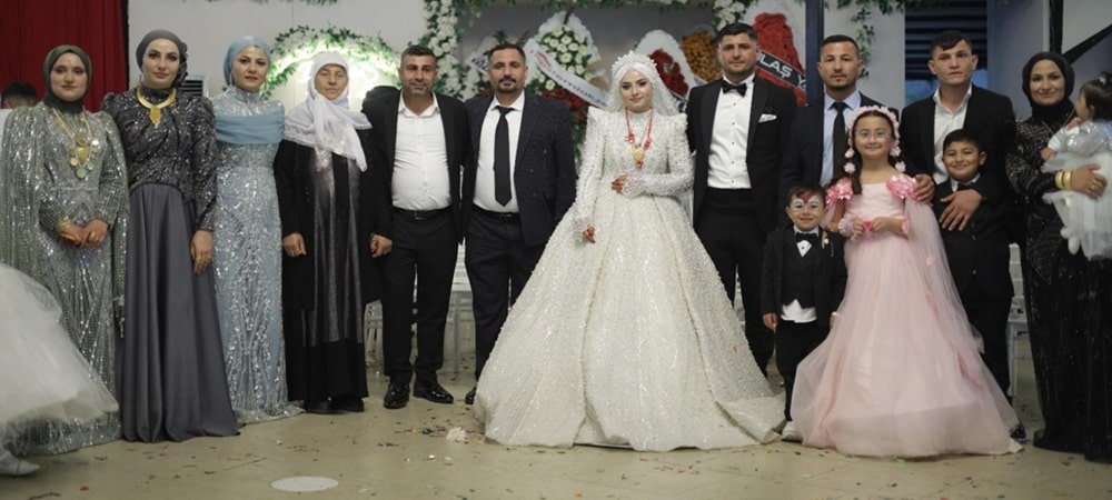 Berivan ve Mehmet Şirin Masal gibi bir düğünle hayatlarını birleştirdi