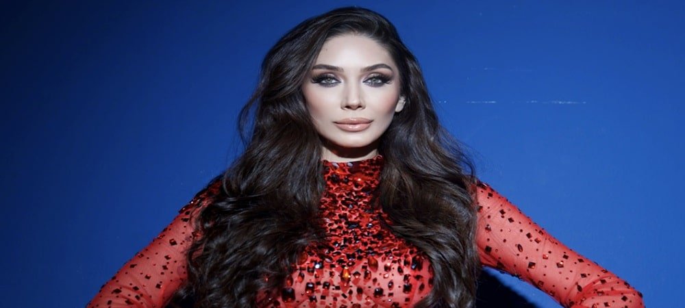 Ece Gürsel’den Akustik Sürpriz Hem Eğlendirdi Hem Hüzünlendirdi