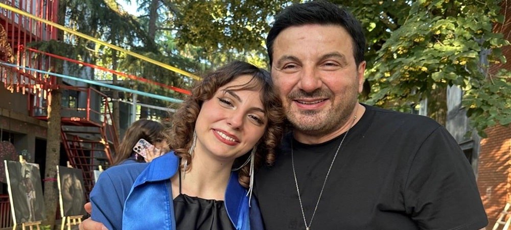 DAVUT GÜLOĞLU CÜBBE GİYDİ, KEP FIRLATTI