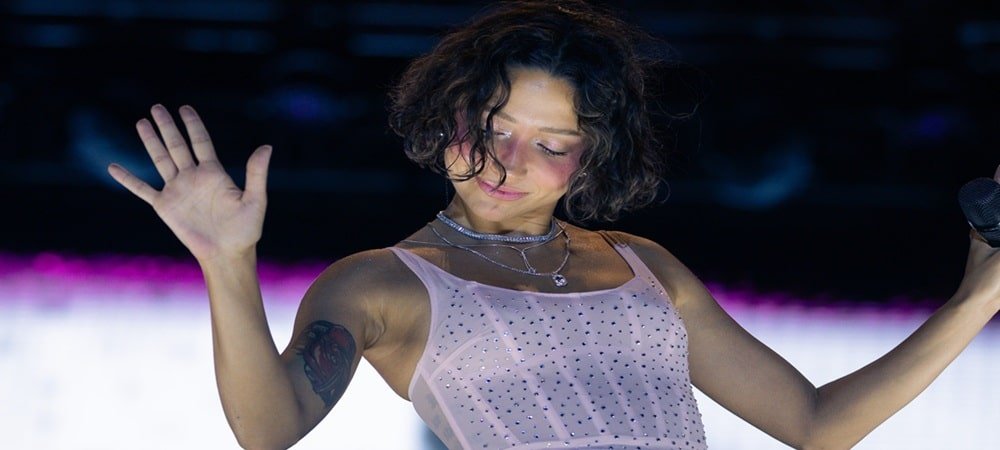 Zeynep Bastık Tekirdağ konserinde kilo verdi