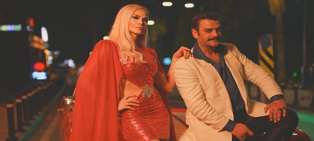 80’lerin Klasik Aşkı, 2025’in Kadın Sesiyle Kalbimize Geri Döndü