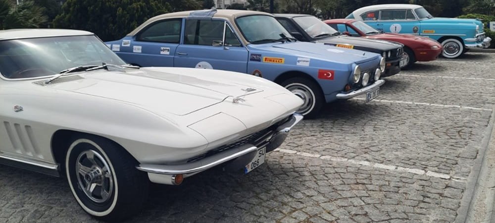 KLASİK OTOMOBİLLER RÜZGAR ŞEHRİ ÇANAKKALE’DEN RÜZGAR GİBİ GEÇTİ.